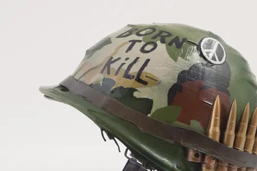 Impresión 3D con resina del casco del cartel de La Chaqueta Metálica
